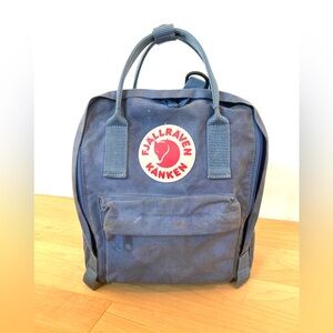 Fjallraven Kanken mini backpack